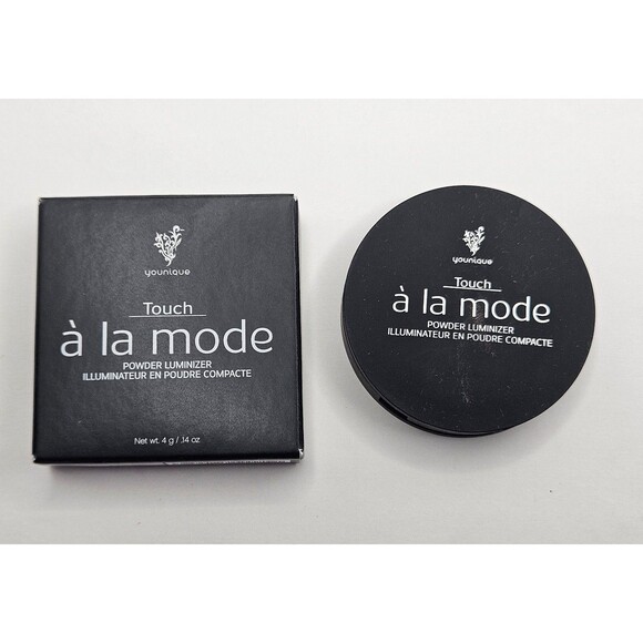 Younique Touch A La Mode Powder Luminizer Pearly .14 oz New - Picture 3 of 7
